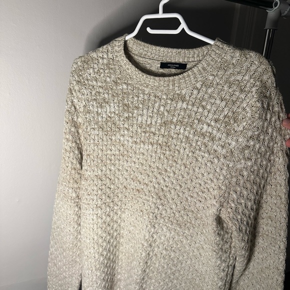 Cream Sweater - Picture 1 of 2